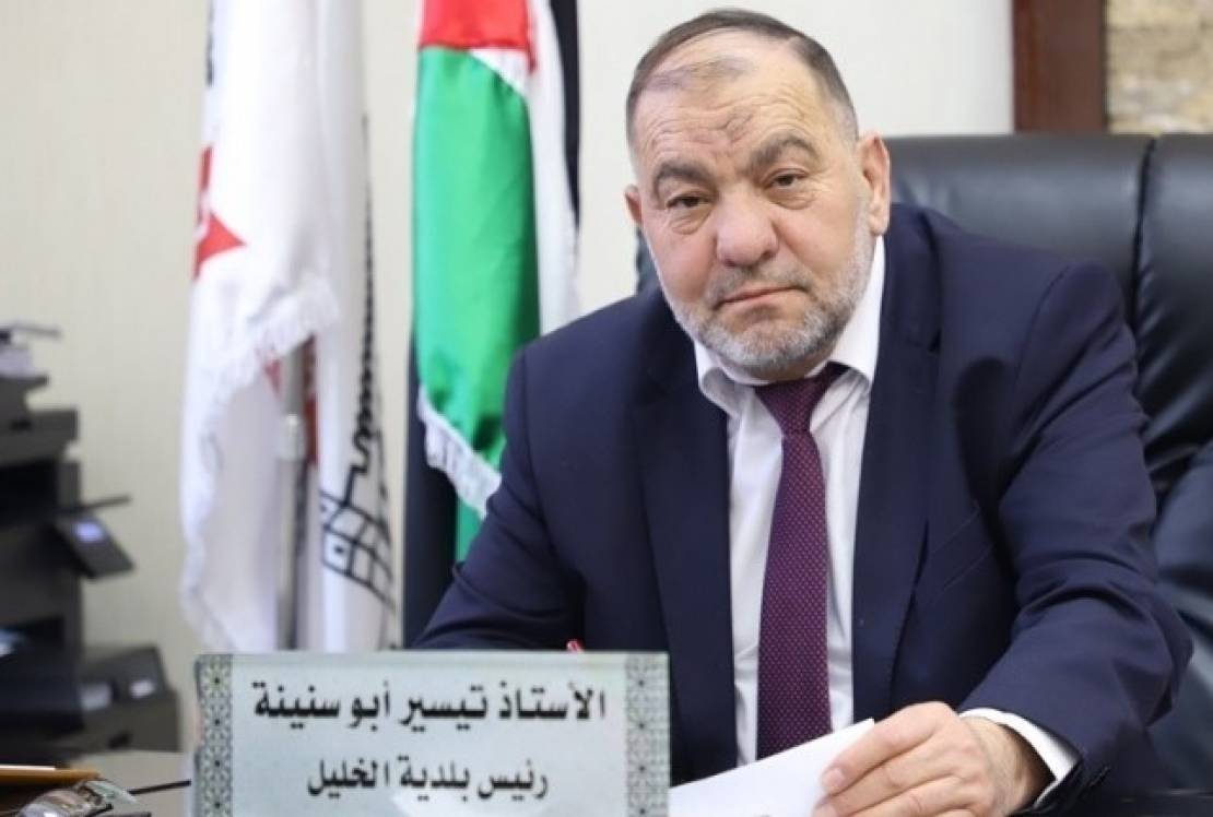 الاحتلال يعتقل رئيس بلدية الخليل ويواصل حملة مداهمات واعتقالات في الضفة