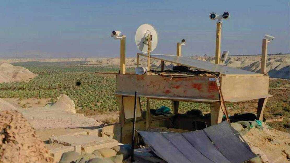 yk14656786_0_0_1558_877_0_x-large