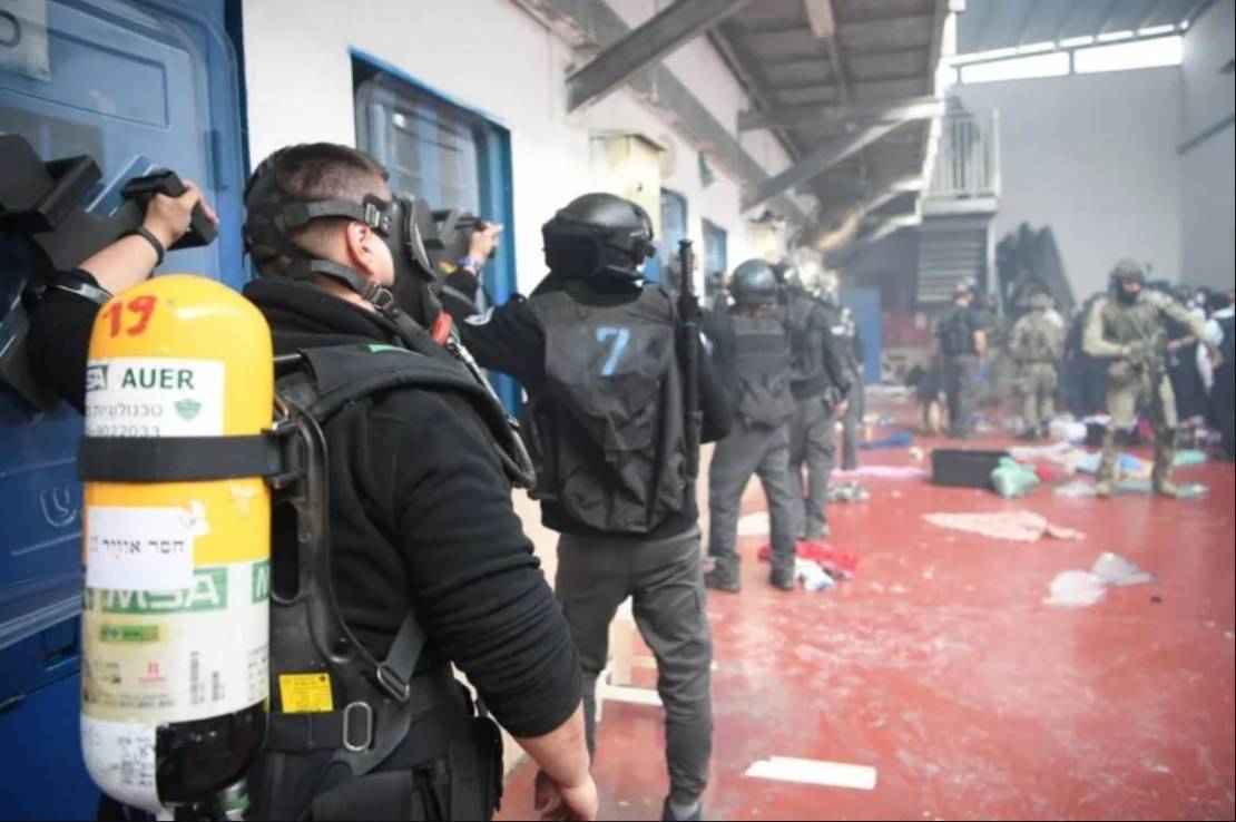 التنكيل بالأسرى في السجون-831302d7-5379-4bc0-81e1-f235cecf3bcc-663712e7-1e4a-40e5-92d6-917d06f85662