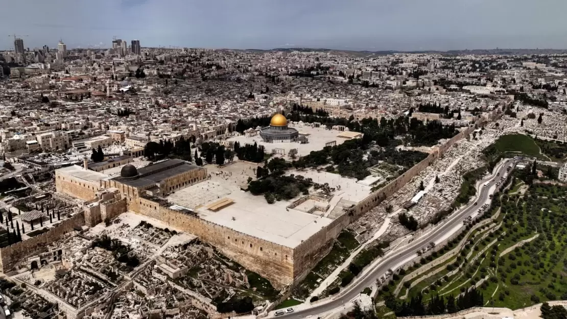 al-aqsa-mosque-aerial-view-22-mar-2023-reuters.jpg