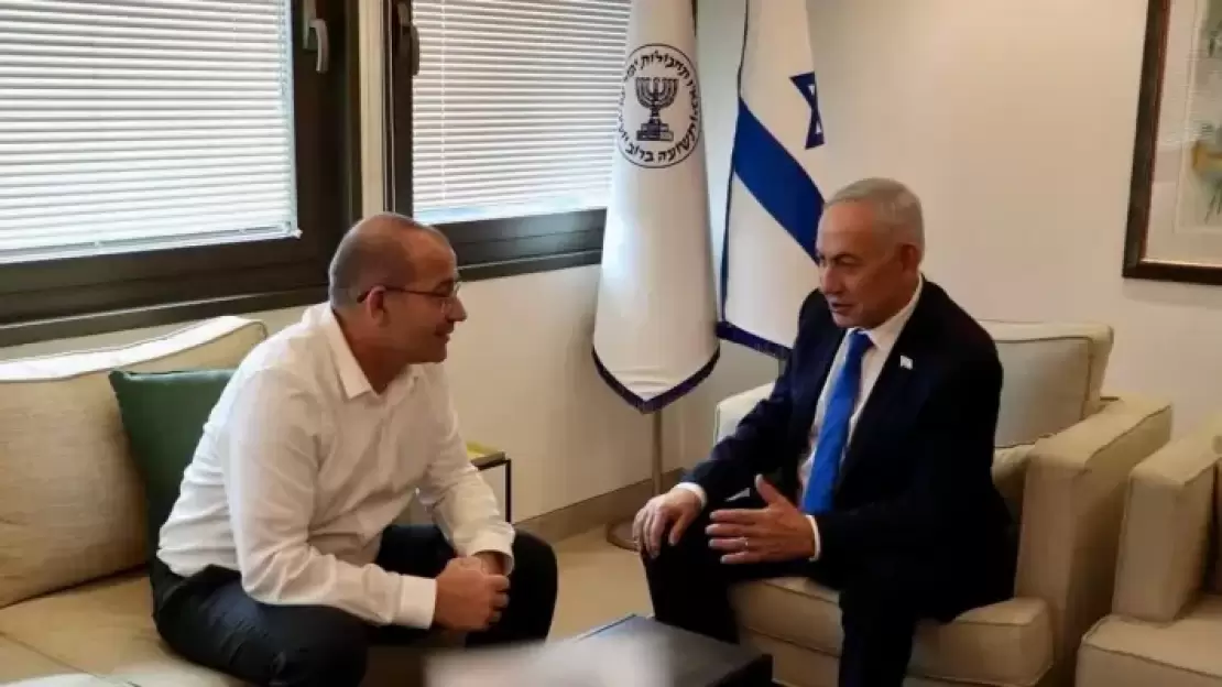 1108101