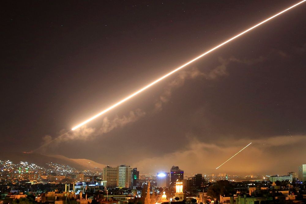 //qudsn.co/سوريا تعلن التصدي .. قصف إسرائيلي على ريف دمشق 