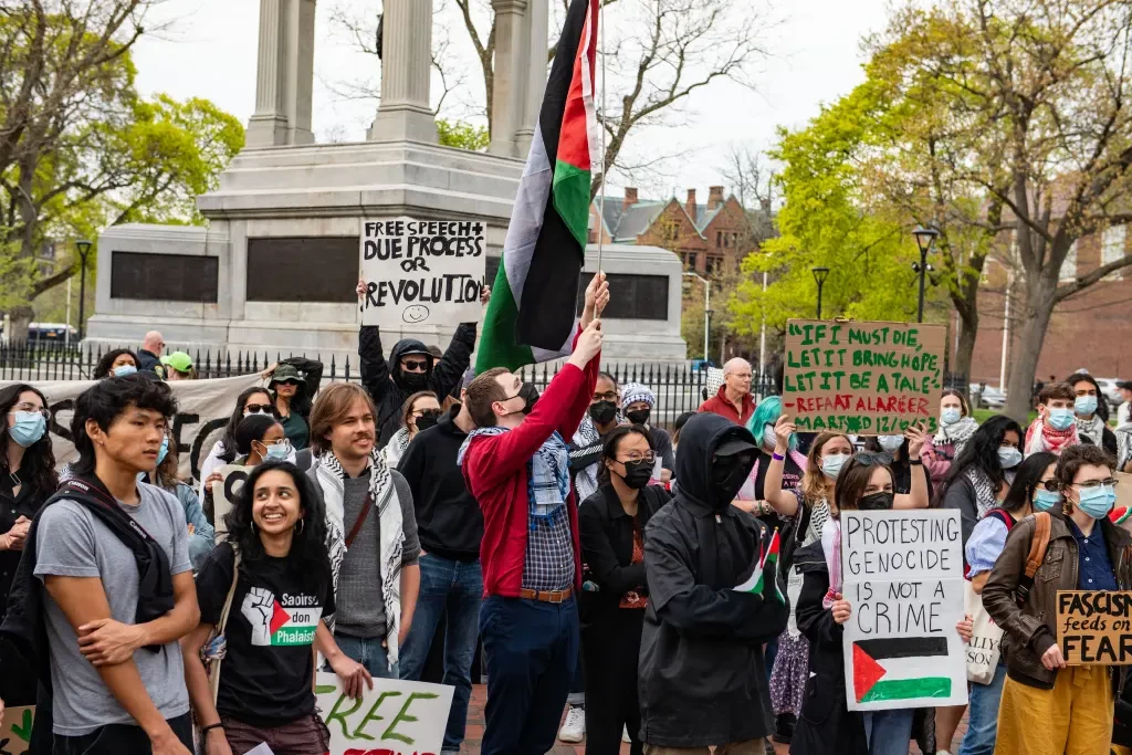 https://qudsn.co/demonstrators-gather-cambridge-common-protest-103318670