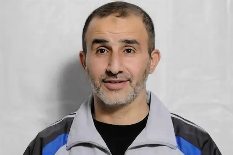 https://qudsn.co/رسالة من الأسير حسن سلامة: نزفت لساعات مقيّدًا