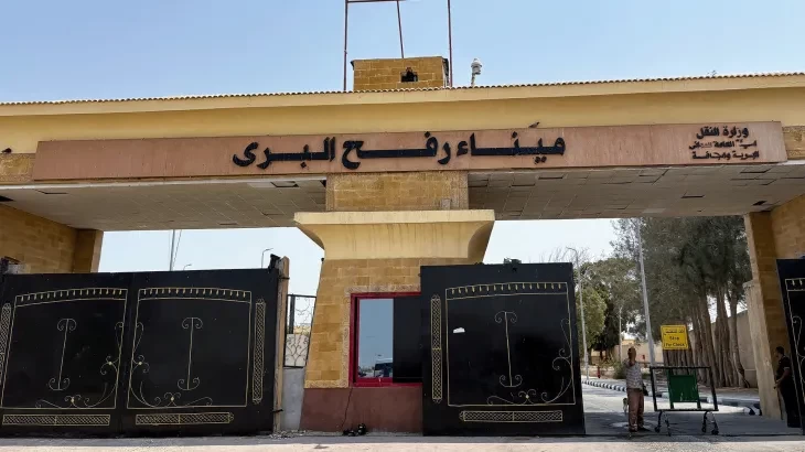 فلسطين – معبر رفح يعود للعمل الاثنين بعد إغلاق طويل وإجراءات صارمة