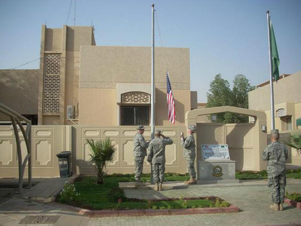 فلسطين – تعرضت السفارة الأمريكية في الرياض لقصف بطائرتين إيرانيتين بدون طيار