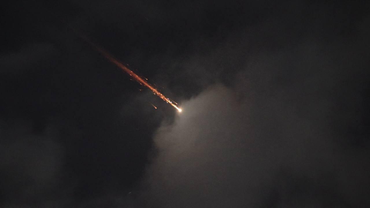 فلسطين المحتلة – بيانات إسرائيلية: أكثر من 50% من الصواريخ الإيرانية تحمل رؤوسا عنقودية