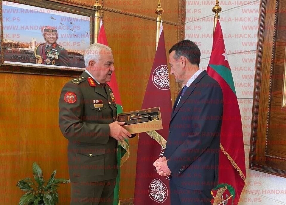 قراصنة ينشرون معلومات حساسة لمسؤولين عسكرييين إسرائيلين وعرب (صور)