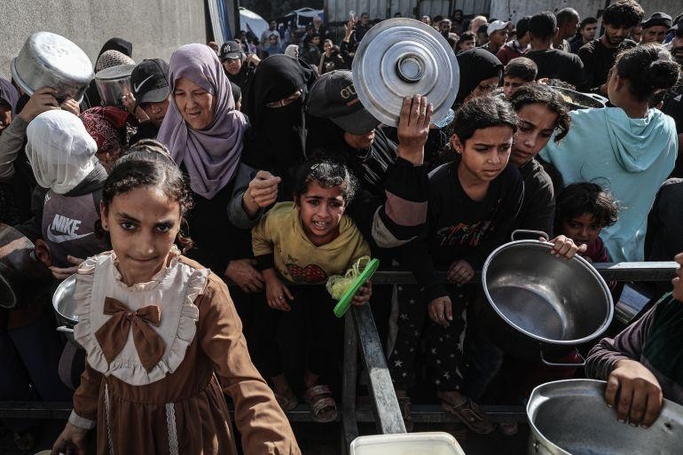 فلسطين – برنامج الغذاء العالمي: نقص التمويل يهدد بتقليص المساعدات لغزة.. و67% من السكان مهددون بالجوع الحاد